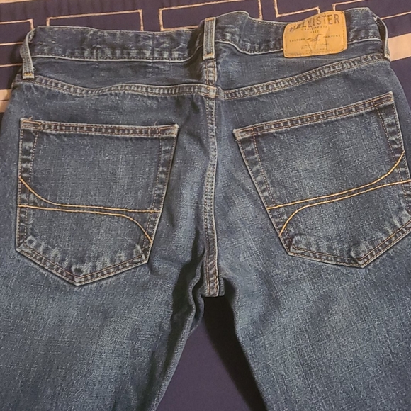 Hollister Jeans 32x34 - Picture 3 of 3